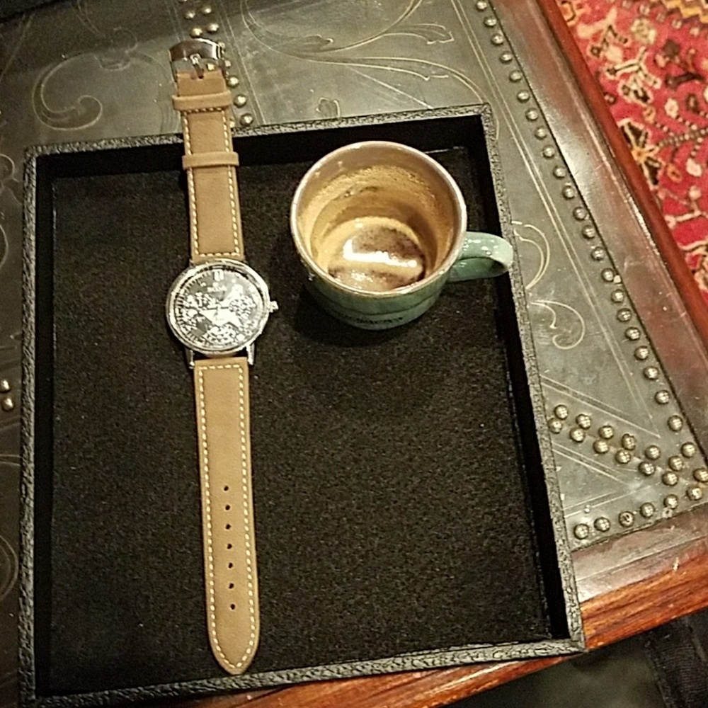 Watch - Picture 2 of 3